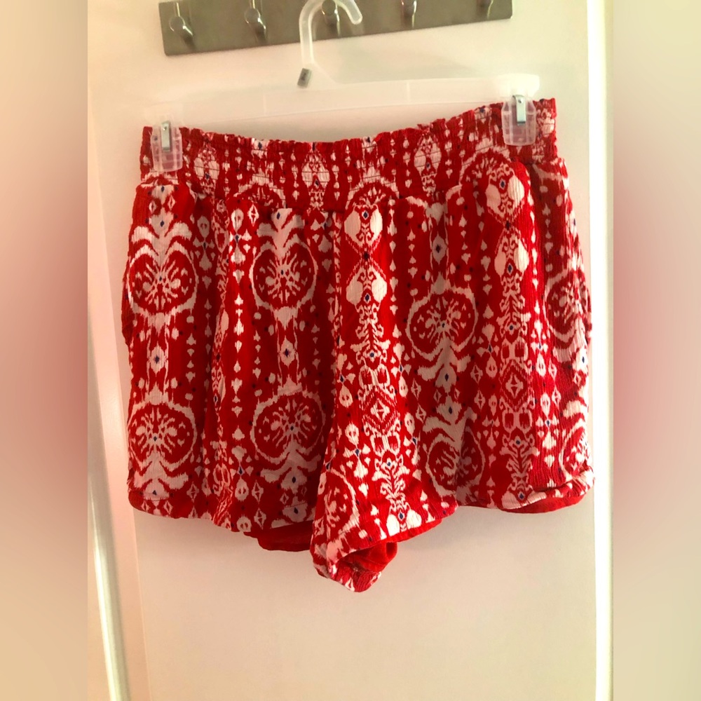 Knox Rose shorts sz M red, flowy GUC